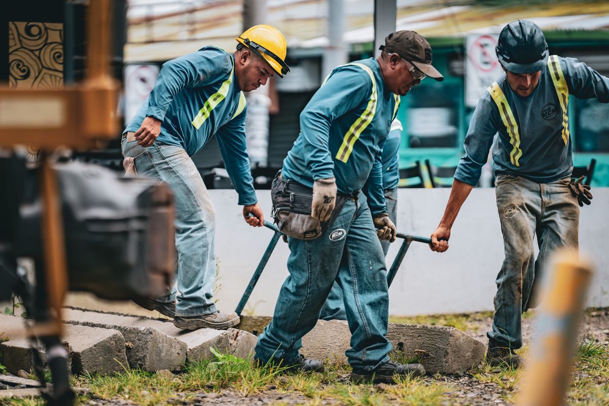 Construction crew in high visibility workwear who need contractor accommodation
